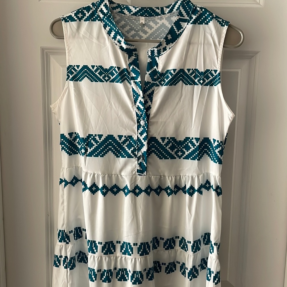 Two toned maxi dress (NEVER WORN) (price negotiable)